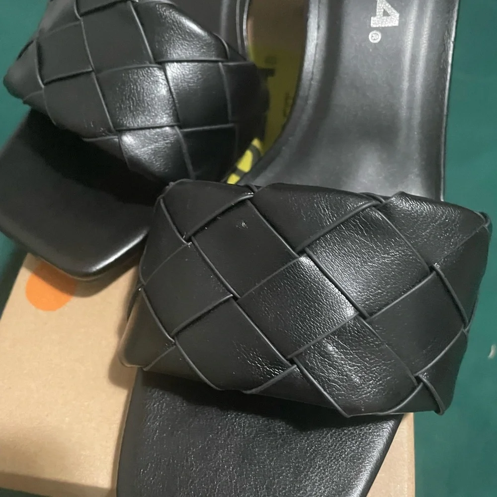 🖤 BLACK HEELS 🖤 - Picture 8 of 9